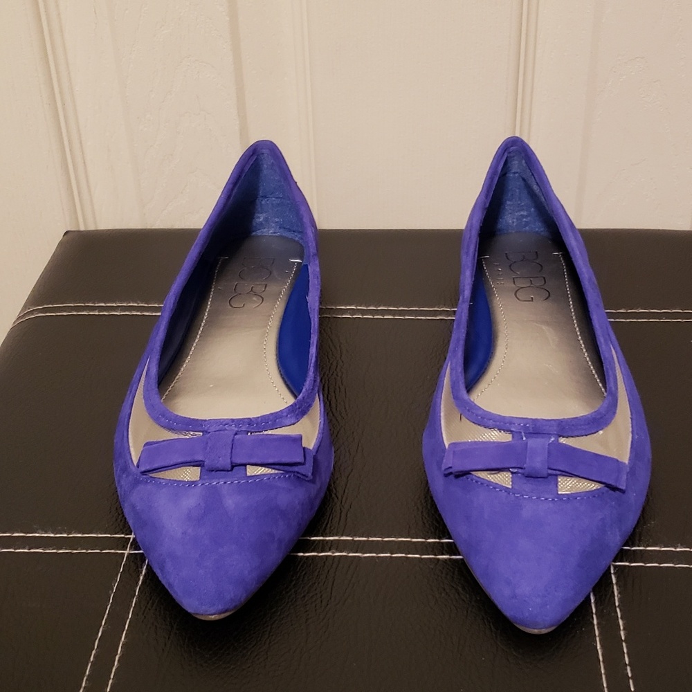 BCBG Paris Suede Bow Vamp Pointed Shoe - Picture 2 of 8